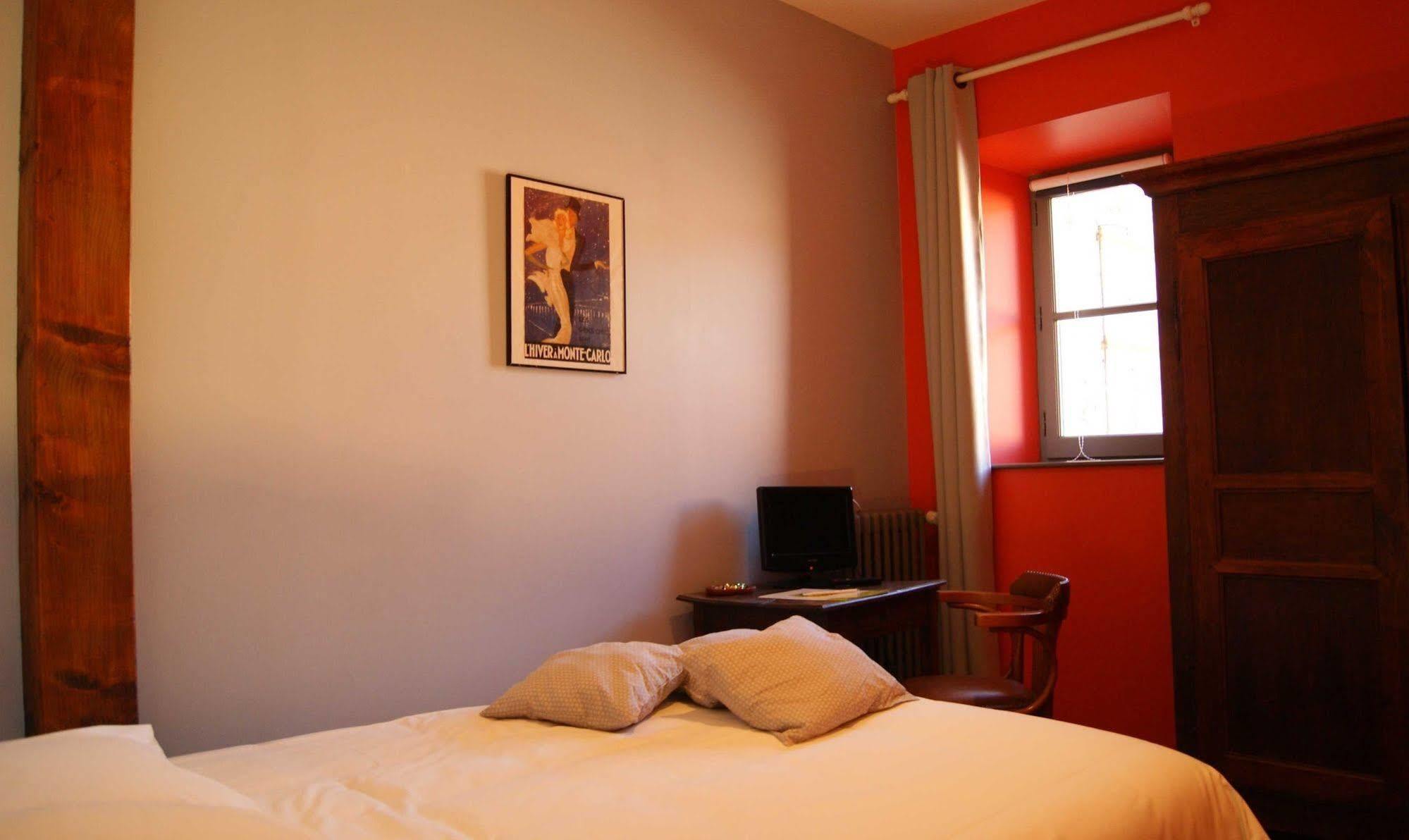 Hotel Logis - Restaurant La Marbrerie 3*